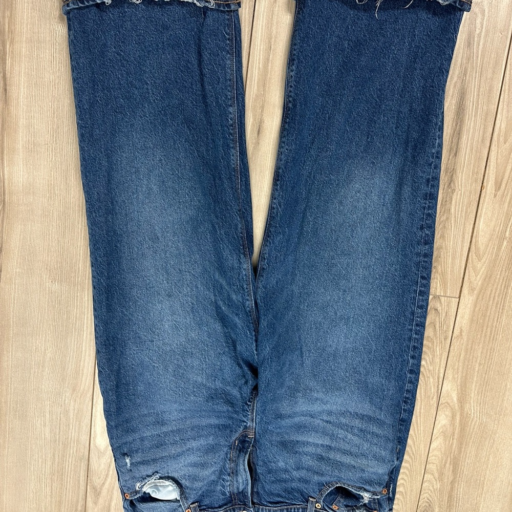 American Eagle Outfitters Dark Blue Cropped Jeans